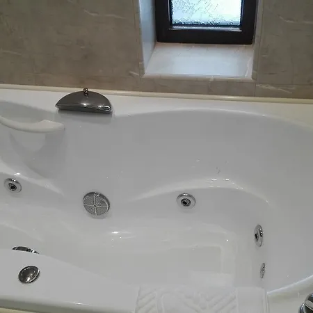 Ajax Boutique Apartments Апартаменты